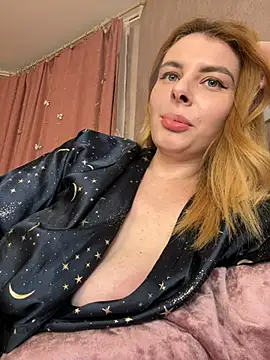 Snapshot of Day-off chatting on February 2025 12:03:02 PM Day-off online show from February 2025 12:03:02 PM