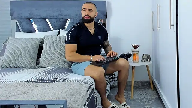 Zack Froone online show from November 2025 03:27:01 PM