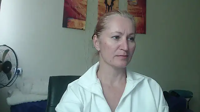 AmellyGrand online show from April 2026 12:52:02 PM