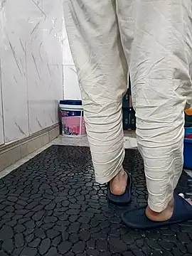 I AM NOT A SLUT online show from October 2025 02:19:01 AM