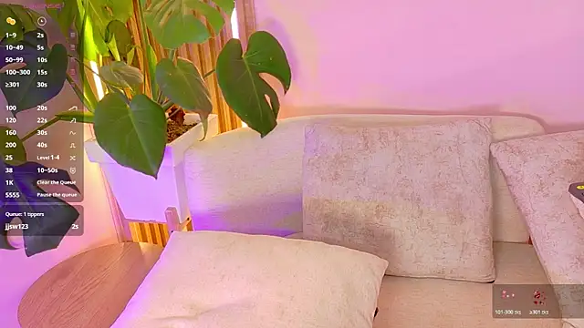 Snapshot of alison_collins chatting on November 2025 08:23:02 PM alison collins online show from November 2025 08:23:02 PM