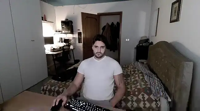 Snapshot of Alexox02 chatting on December 2024 05:54:01 PM Alexox02 online show from December 2024 05:54:01 PM