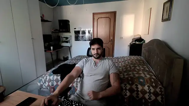 Snapshot of Alexox02 chatting on December 2024 07:42:01 PM Alexox02 online show from December 2024 07:42:01 PM