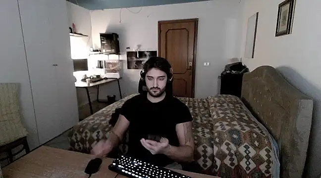 Snapshot of Alexox02 chatting on December 2024 08:55:02 PM Alexox02 online show from December 2024 08:55:02 PM