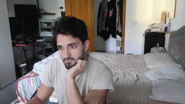 Snapshot of Alexox02 chatting on November 2025 12:42:02 PM Alexox02 online show from November 2025 12:42:02 PM