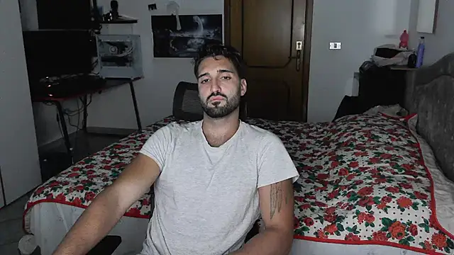 Snapshot of Alexox02 chatting on October 2025 08:42:01 PM Alexox02 online show from October 2025 08:42:01 PM