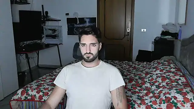 Snapshot of Alexox02 chatting on November 2025 09:20:01 PM Alexox02 online show from November 2025 09:20:01 PM