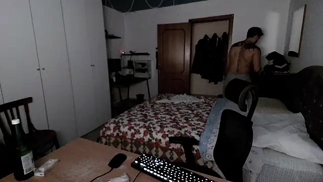 Snapshot of Alexox02 chatting on December 2024 07:14:01 PM Alexox02 online show from December 2024 07:14:01 PM