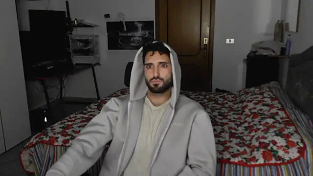 Snapshot of Alexox02 chatting on November 2025 04:33:02 PM Alexox02 online show from November 2025 04:33:02 PM