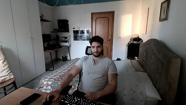 Snapshot of Alexox02 chatting on December 2024 01:40:02 PM Alexox02 online show from December 2024 01:40:02 PM