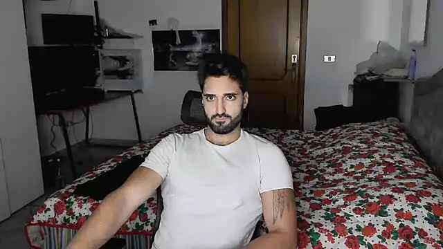 Snapshot of Alexox02 chatting on November 2025 06:52:01 PM Alexox02 online show from November 2025 06:52:01 PM