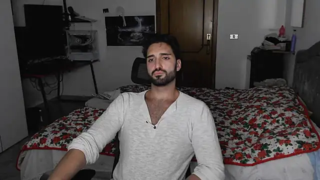 Snapshot of Alexox02 chatting on October 2025 06:07:01 PM Alexox02 online show from October 2025 06:07:01 PM