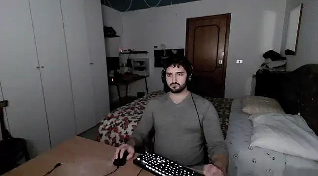 Snapshot of Alexox02 chatting on January 2025 07:07:02 PM Alexox02 online show from January 2025 07:07:02 PM