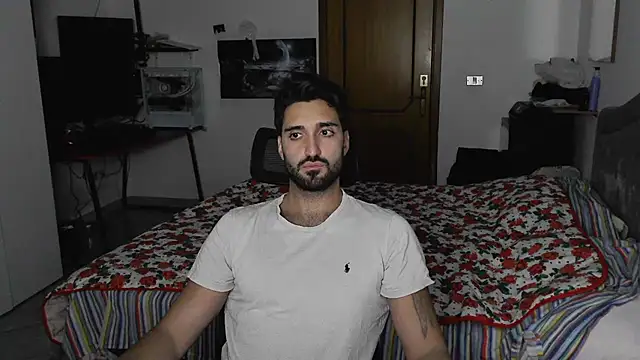 Snapshot of Alexox02 chatting on November 2025 10:02:01 PM Alexox02 online show from November 2025 10:02:01 PM