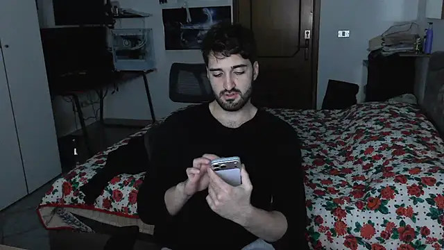 Snapshot of Alexox02 chatting on December 2025 08:54:01 PM Alexox02 online show from December 2025 08:54:01 PM