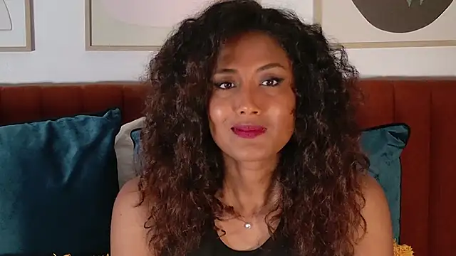 ShanialaFrancaise online show from May 2026 01:10:01 PM