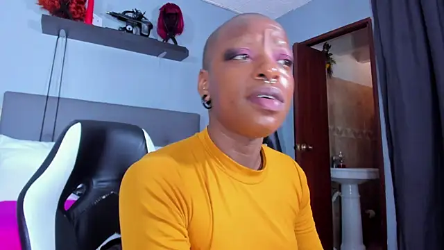 Coco Kiss online show from April 2026 07:18:01 PM