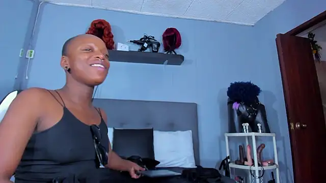 Coco Kiss online show from March 2026 01:13:01 PM