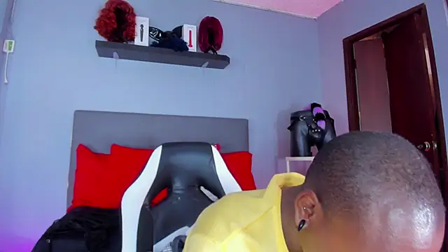 Coco Kiss online show from November 2025 07:14:01 PM