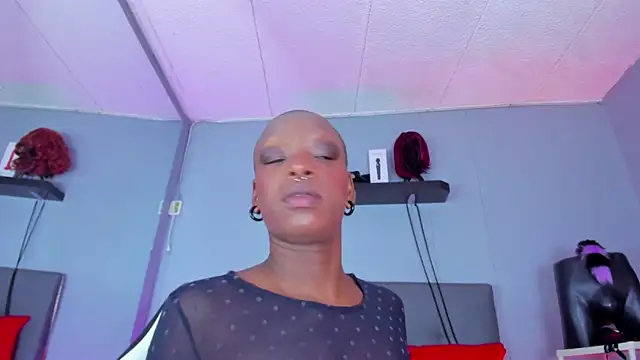 Coco Kiss online show from November 2025 07:06:01 PM