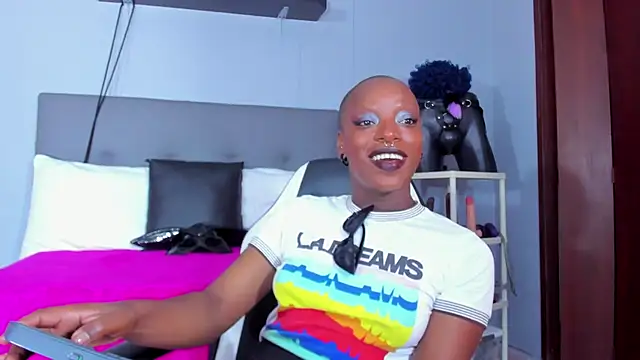 Coco Kiss online show from April 2026 07:07:02 PM