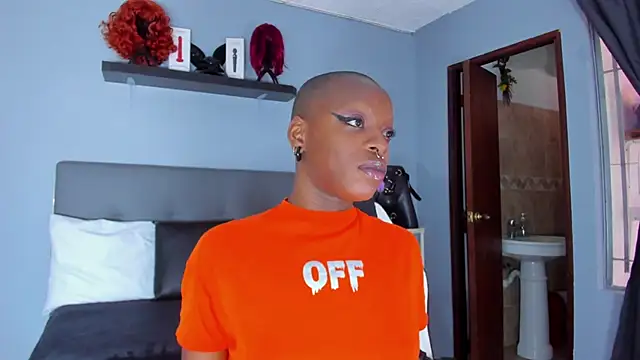 Coco Kiss online show from October 2025 07:03:01 PM