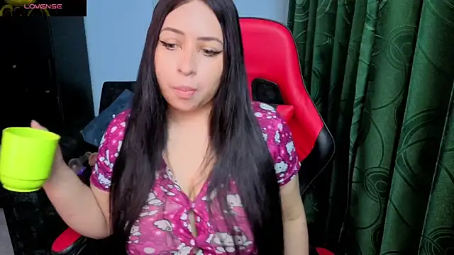 charlotee lovee69 online show from April 2026 11:43:02 PM