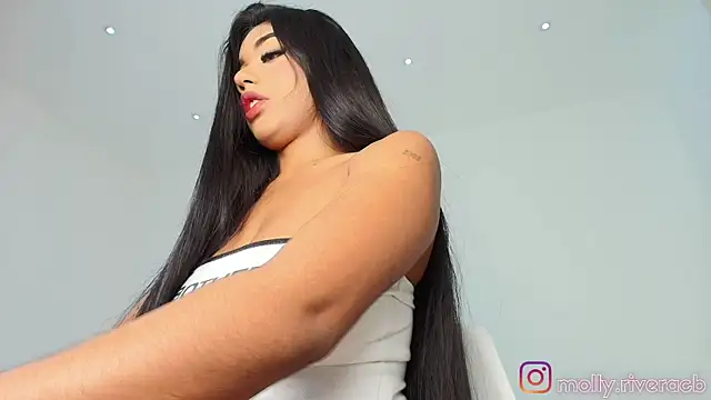 mollyrivera online show from April 2026 12:17:01 AM