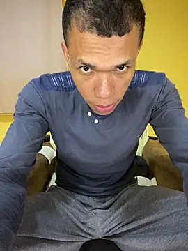MoiseXxx 777 online show from September 2025 07:18:02 AM