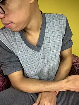 MoiseXxx 777 online show from February 2025 09:24:01 AM