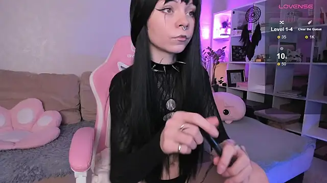 Snapshot of _ChloeSweeet_ chatting on November 2025 04:33:02 PM ChloeSweeet online show from November 2025 04:33:02 PM