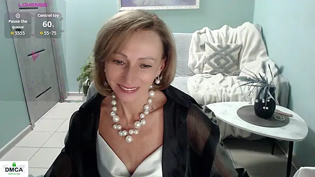 Snapshot of HornyMilf_777 chatting on June 2026 07:36:01 AM HornyMilf 777 online show from June 2026 07:36:01 AM