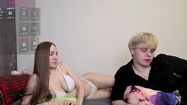 Emily and Ilumi online show from March 2026 04:30:02 PM