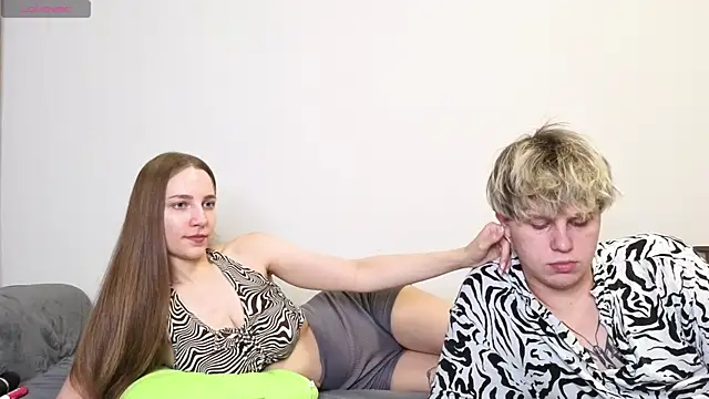 Emily and Ilumi online show from September 2025 06:18:02 PM