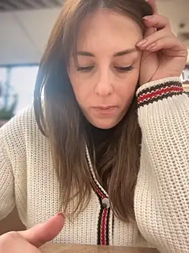 MommmyYummy online show from October 2025 11:01:01 AM