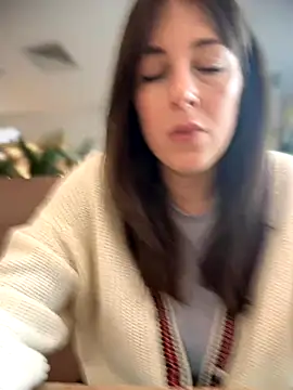 MommmyYummy online show from September 2025 09:19:02 AM