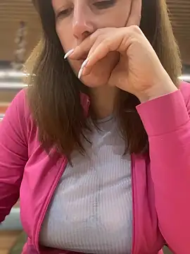 MommmyYummy online show from April 2026 12:40:02 PM