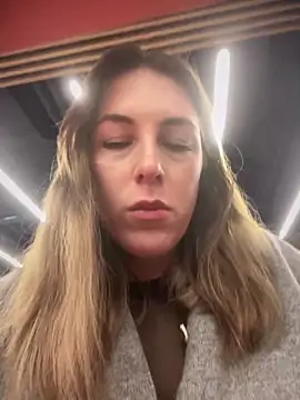 MommmyYummy online show from January 2025 10:44:01 AM