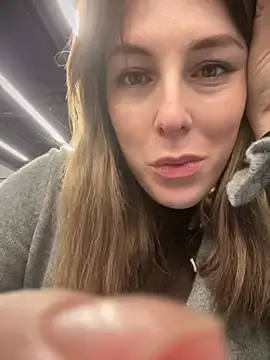 MommmyYummy online show from January 2025 01:46:01 PM