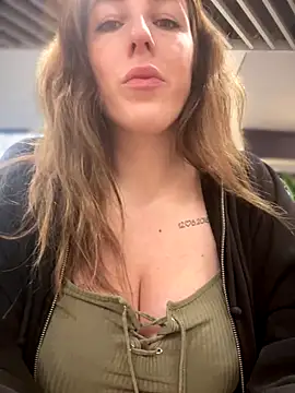 MommmyYummy online show from November 2025 11:14:01 AM