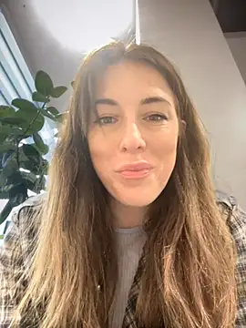 MommmyYummy online show from October 2025 11:23:01 AM