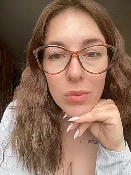 MommmyYummy online show from May 2026 08:01:01 AM