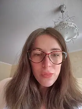 MommmyYummy online show from April 2026 11:25:02 AM