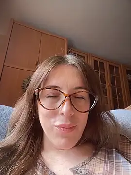 MommmyYummy online show from May 2026 11:06:01 AM