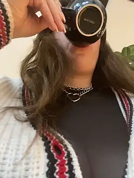 MommmyYummy online show from February 2026 12:59:01 PM