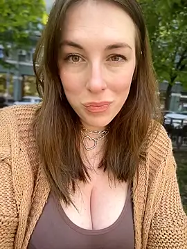 MommmyYummy online show from May 2026 12:53:01 PM