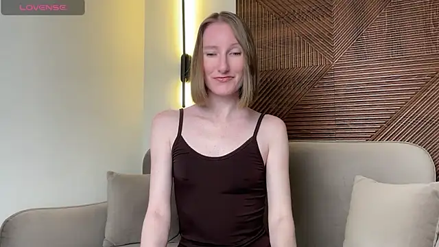 Snapshot of MonikaBos chatting on June 2026 08:36:02 PM MonikaBos online show from June 2026 08:36:02 PM