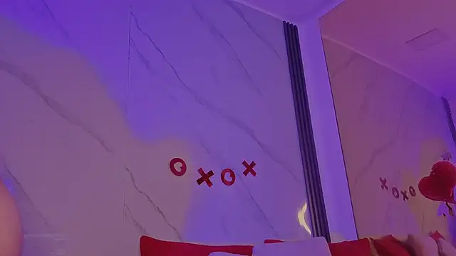 Snapshot of CandyQueenGold chatting on February 2026 07:14:02 PM CandyQueenGold online show from February 2026 07:14:02 PM