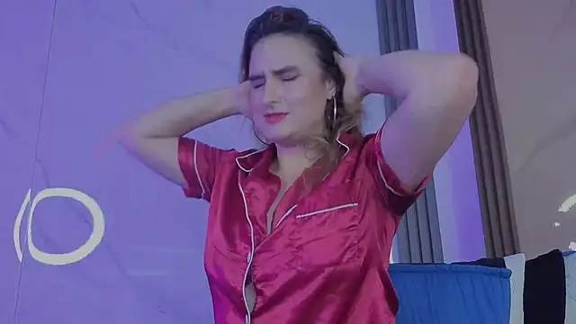 Snapshot of CandyQueenGold chatting on February 2026 07:10:01 PM CandyQueenGold online show from February 2026 07:10:01 PM