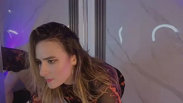 Snapshot of CandyQueenGold chatting on January 2026 07:12:01 PM CandyQueenGold online show from January 2026 07:12:01 PM